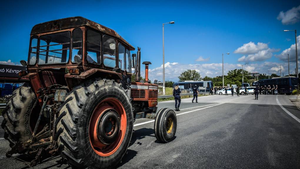 Πανελλαδική Επιτροπή Μπλόκων: Καταγγέλλει βίαιη καταστολή σε αγροτικές κινητοποιήσεις στις Σέρρες